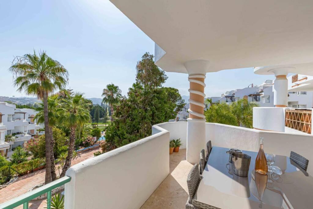 Stylish One Bed Apartment At Matchroom Country Club Fuengirola Exterior photo