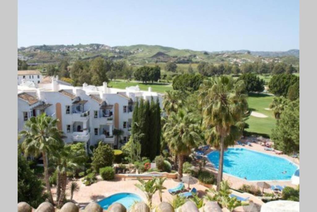 Stylish One Bed Apartment At Matchroom Country Club Fuengirola Exterior photo